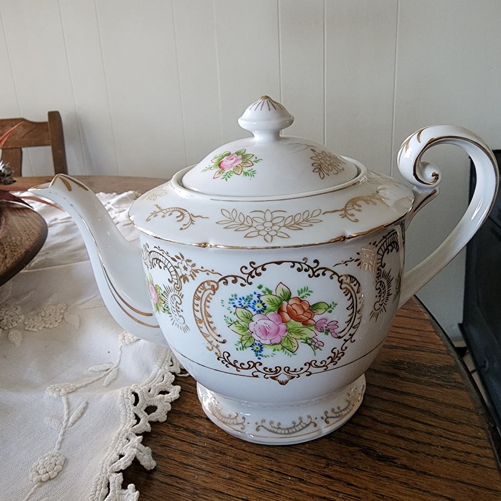 Lorraine By Japan Dinnerware